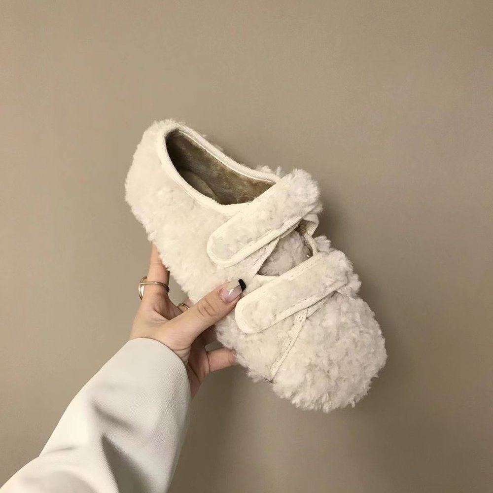 Warm shoes